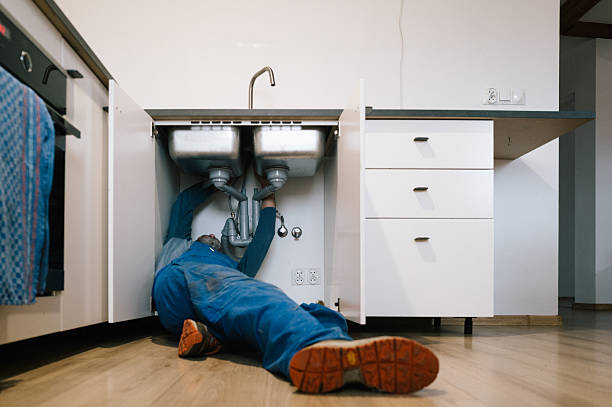 Professional Leak Detection technician working in Napoleon, MO